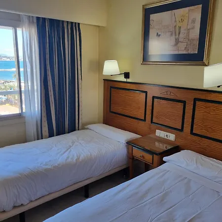 Pyr Beachfront And Pool 2bd Apartment