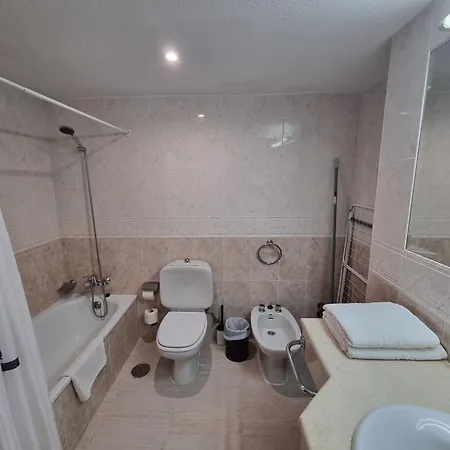 Pyr Beachfront And Pool 2bd Fuengirola